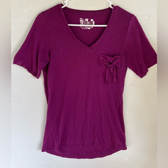 Volcom Violet Purple Women’s Relaxed Fit Bow Pocket V-Neck Tee Shirt Size Small - Picture 1 of 5